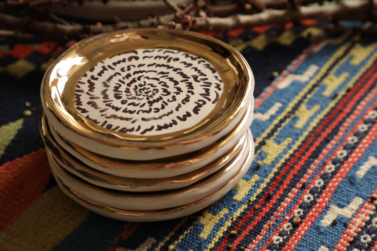 Gold Medium Plates