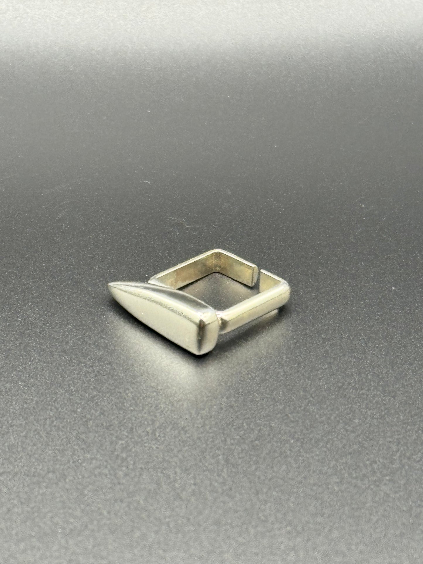 Single Dragon Teeth Ring